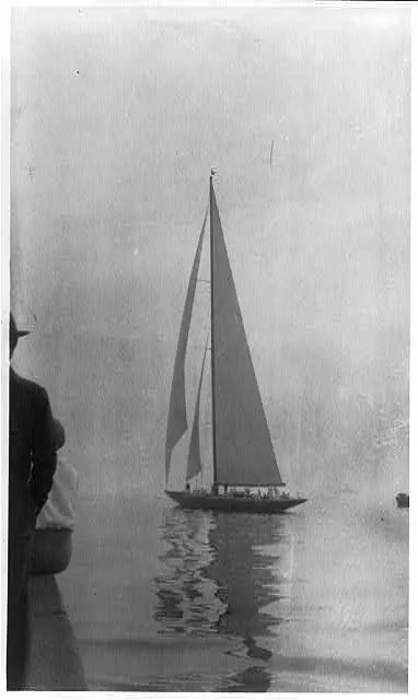 Racing yacht Shamrock V, full, port, Aug. 16, 1930, anonymous press photographer